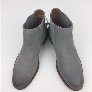 CASLON Brenna Water Resistant Bootie sz 5M